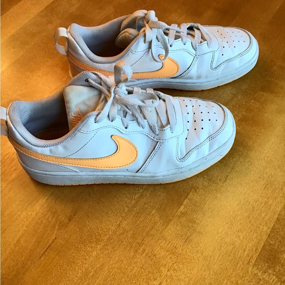 Nike girls white and orange stripe sneakers
